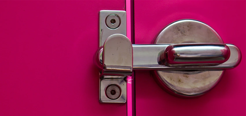 Childproof Gate Lock in Guttenberg, New Jersey